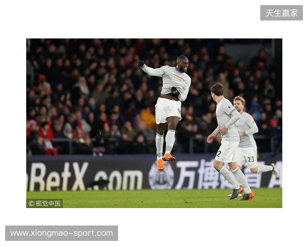 记者:18岁前锋莱西未入选曼联本场名单,阿莫林决定征召舍什科